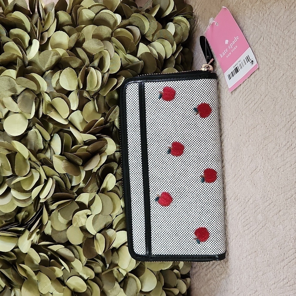 NWT Kate Spade New York Apple Wallet​​​​​​​​ - Picture 2 of 3